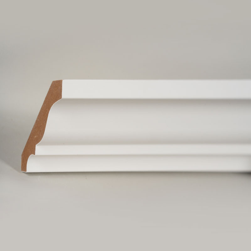 MDF korunková lišta (plniaci základný náter a perleťová biela) 3/5' x 3 1/4'