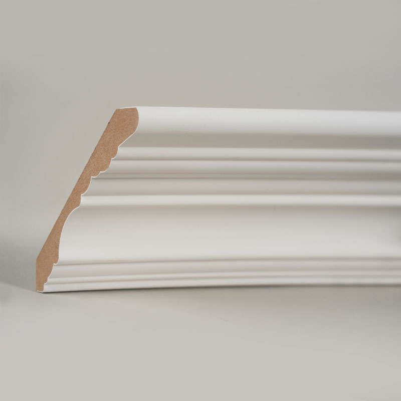 MDF korunková lišta (plniaci základný náter a perleťová biela) 3/5' x 4 1/2'