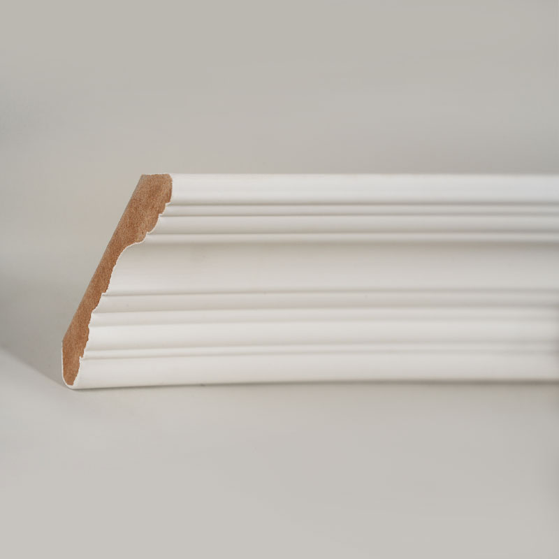 MDF korunková lišta (plniaci základný náter a perleťová biela) 3/5' x 3 4/9'