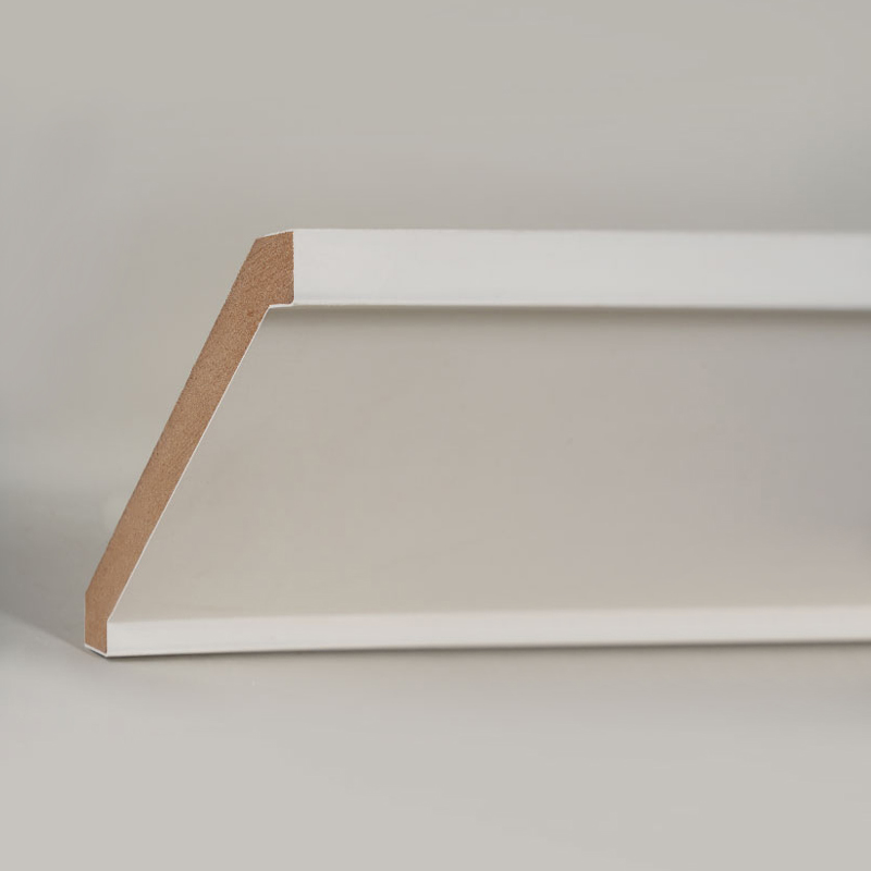 MDF korunková lišta (plniaci základný náter a perleťová biela) 3/5' x 4 1/4'