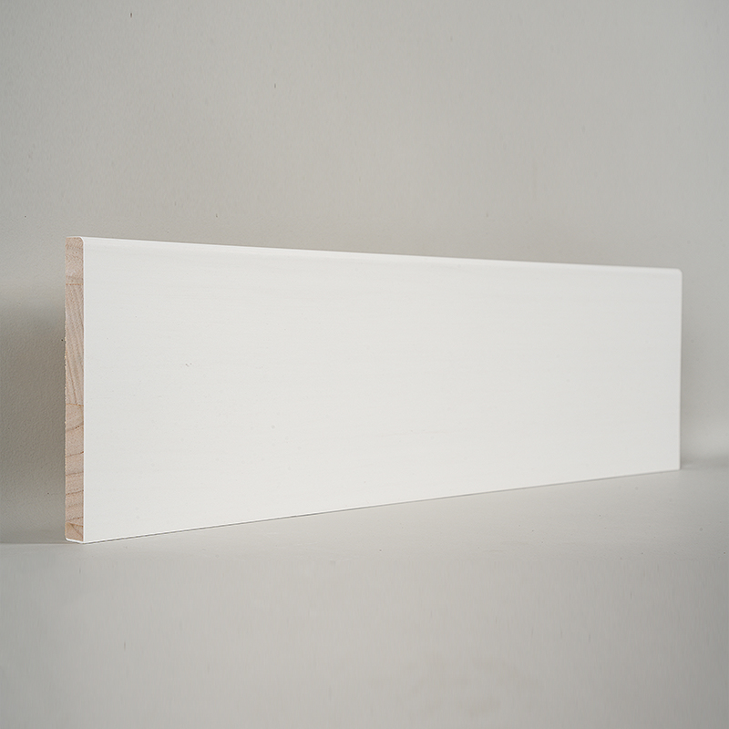 Borovicová soklová doska (plniaci základný náter a perleťová biela) 1/2' x 4 1/2'